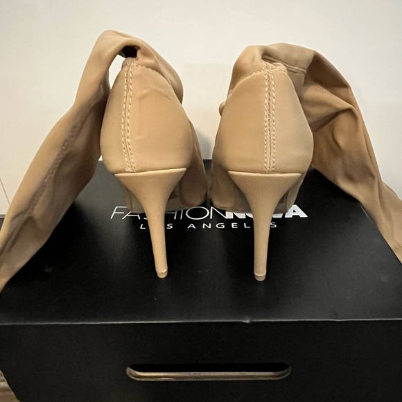 Above the knee boots!! - Picture 3 of 4